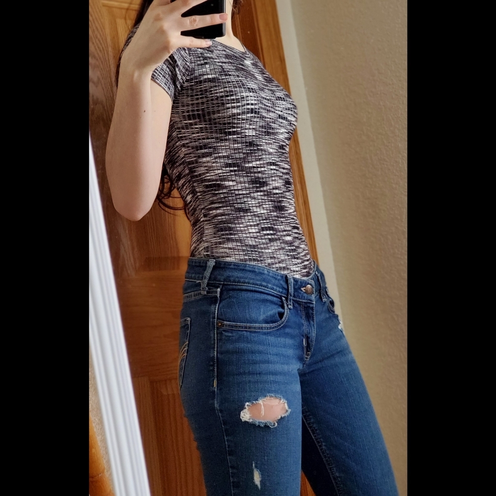 🎉2 FOR $12🎉 Ftted Stretchy T-Shirt Heather Black